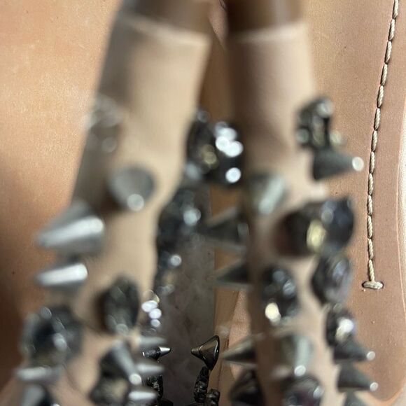 Sam Edelman leather tan spikes hidden platform slip on heels size 8M - Picture 10 of 12